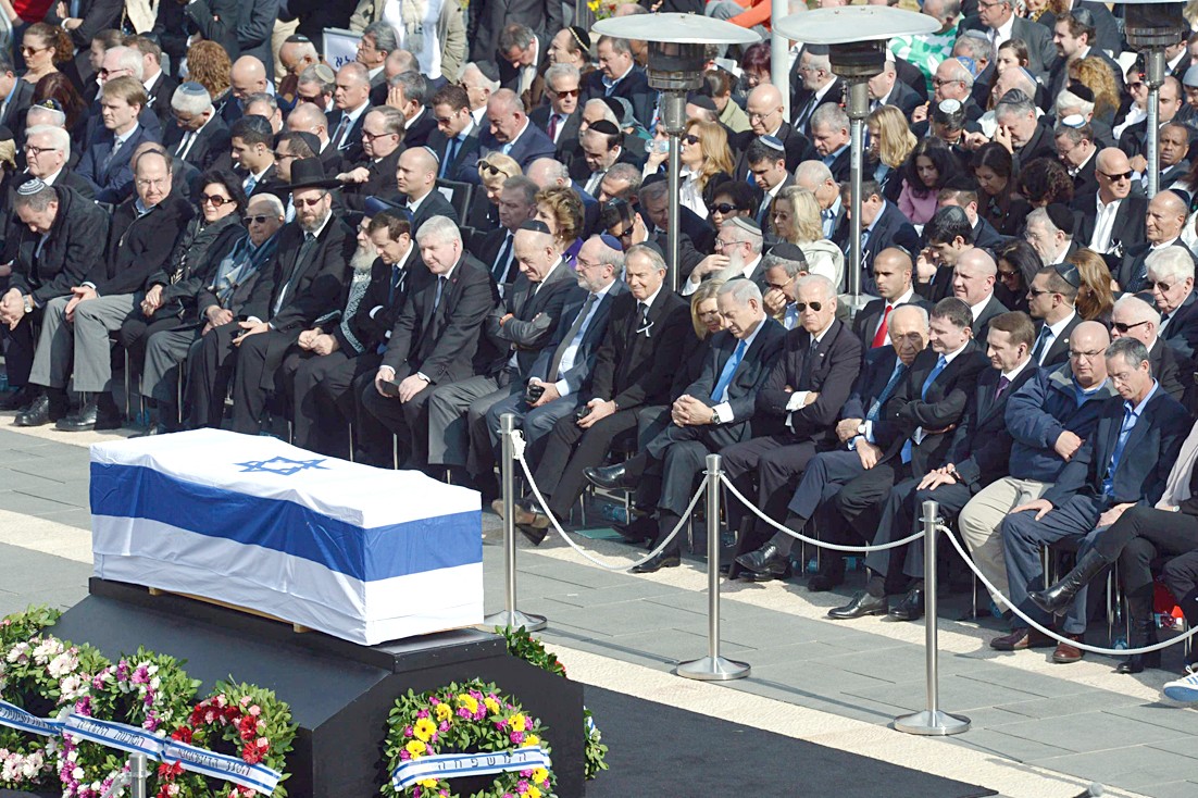 u0646u0639u0634 u0634u0627u0631u0648u0646 u0623u0645u0627u0645 u0645u0633u0624u0648u0644u064au0646 u0627u0633u0631u0627u0626u064au0644u064au064au0646 u0648u063au0631u0628u064au064au0646 u062eu0644u0627u0644 u062cu0646u0627u0632u062au0647 u0623u0645u0633 (u062f u0628 u0627)