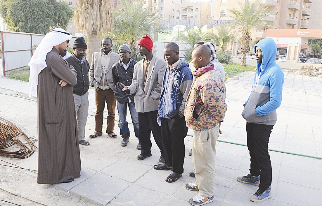 u0627u0644u0645u062au0636u0631u0631u0648u0646 u064au062au062du062fu062bu0648u0646 u0644u0644u0632u0645u064au0644 u0646u0627u0635u0631 u0627u0644u0641u0631u062du0627u0646 (u062au0635u0648u064au0631 u0643u0631u0645 u0630u064au0627u0628)