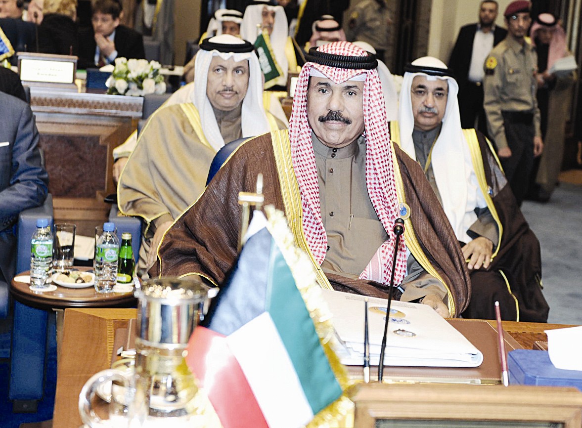 سمو ولي العهد مترئساً وفد الكويت