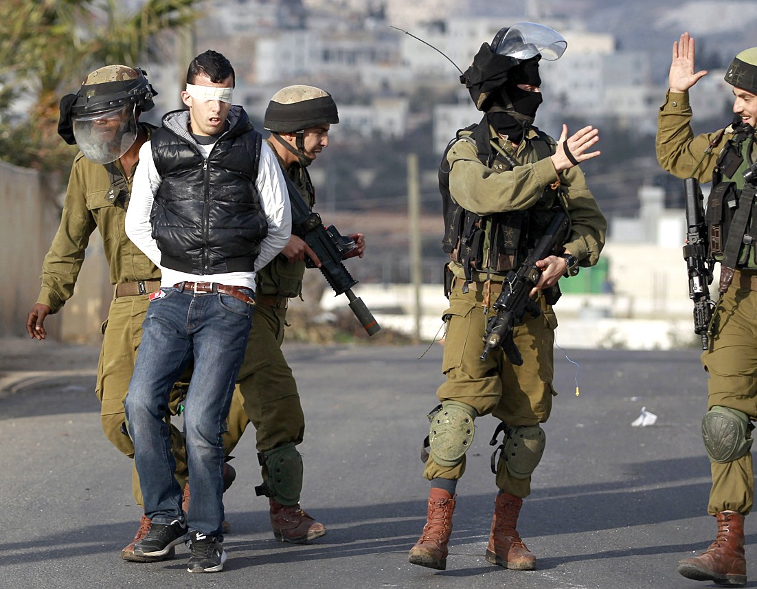 u062cu0646u0648u062f u0627u0633u0631u0627u0626u064au0644u064au0648u0646 u064au0639u062au0642u0644u0648u0646 u0641u0644u0633u0637u064au0646u064au0627 u062eu0644u0627u0644 u0645u0648u0627u062cu0647u0627u062a u0642u0631u0628 u0631u0627u0645 u0627u0644u0644u0647 (u0631u0648u064au062au0631u0632)