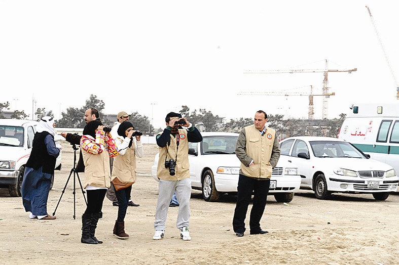 المشاركون في فعالية عد الطيور (تصوير زكريا عطية)