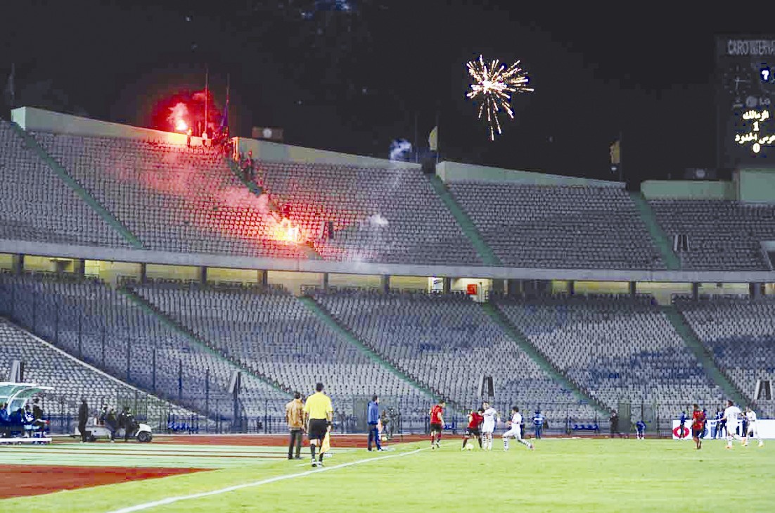 «الوايت نايتس» اقتحموا المدرجات وأشعلوا الشماريخ (خاص «الراي»)