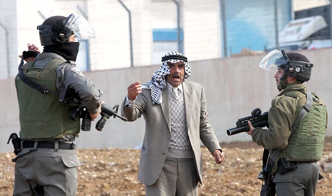 u0641u0644u0633u0637u064au0646u064a u064au062cu0627u062fu0644 u062cu0646u062fu064au064au0646 u0625u0633u0631u0627u0626u064au0644u064au064au0646 u062eu0644u0627u0644 u0639u0645u0644u064au0629 u0647u062fu0645 u0645u0635u0646u0639 u0644u0644u0645u0641u0631u0648u0634u0627u062a u0641u064a u0627u0644u062eu0644u064au0644 (u0627 u0641 u0628)