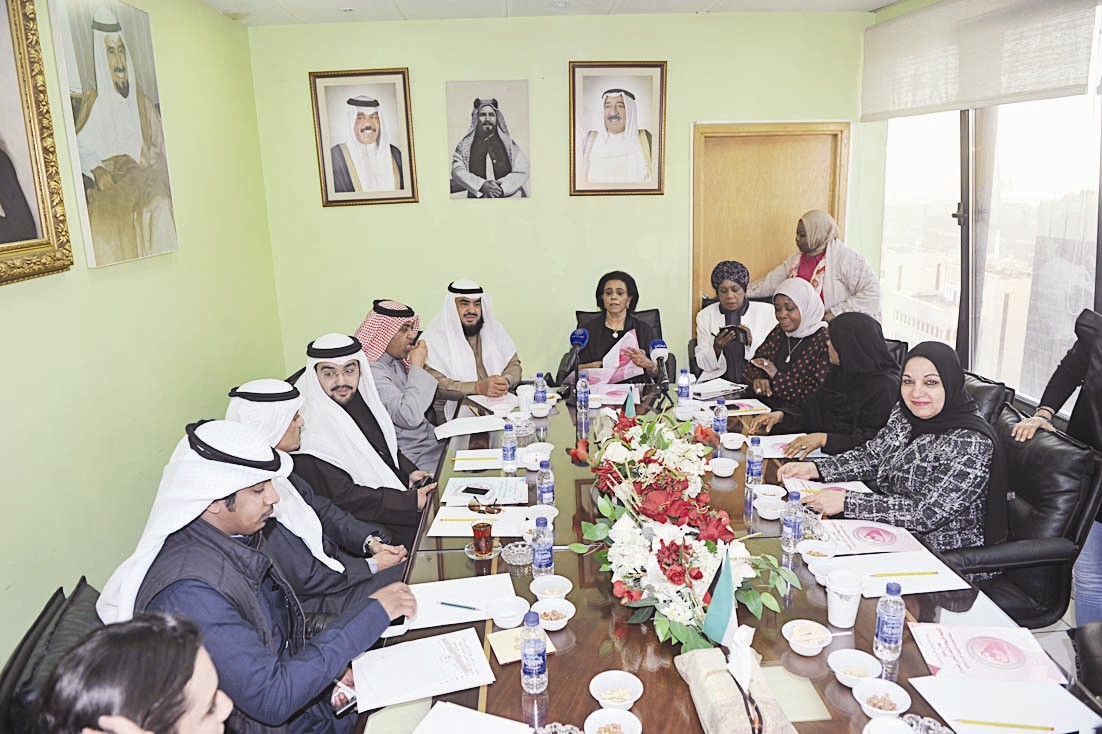 u0627u0644u0634u064au062eu0629 u0641u0631u064au062du0629 u0627u0644u0623u062du0645u062f u062au062au0648u0633u0637 u0627u0644u0646u0647u0627u0645 u0648u0627u0644u0639u0631u064au0641u0627u0646 u0641u064a u0627u0644u0645u0624u062au0645u0631 u0627u0644u0635u062du0627u0641u064a (u062au0635u0648u064au0631 u0646u0648u0631 u0647u0646u062fu0627u0648u064a)