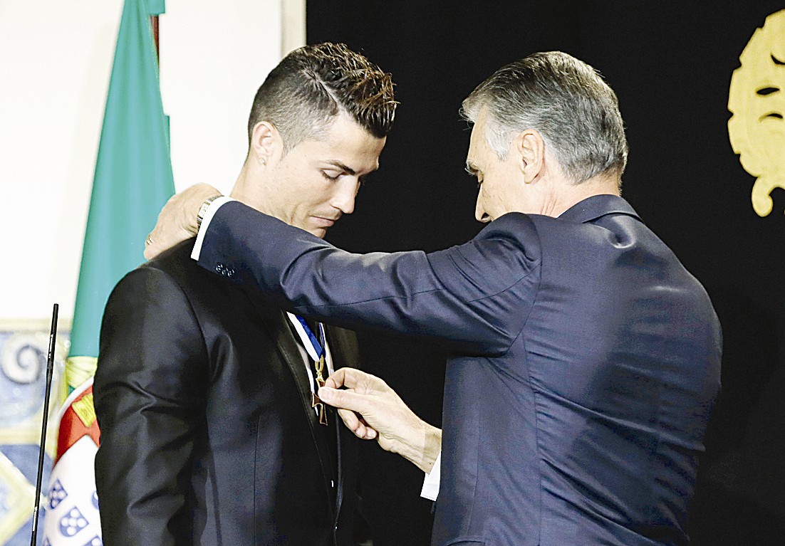 u0631u0648u0646u0627u0644u062fu0648 u064au062au0633u0644u0645 u0627u0644u0648u0633u0627u0645 u0627u0644u0631u0641u064au0639 u0645u0646 u0631u0626u064au0633 u0627u0644u0628u0631u062au063au0627u0644 (u0631u0648u064au062au0631u0632)