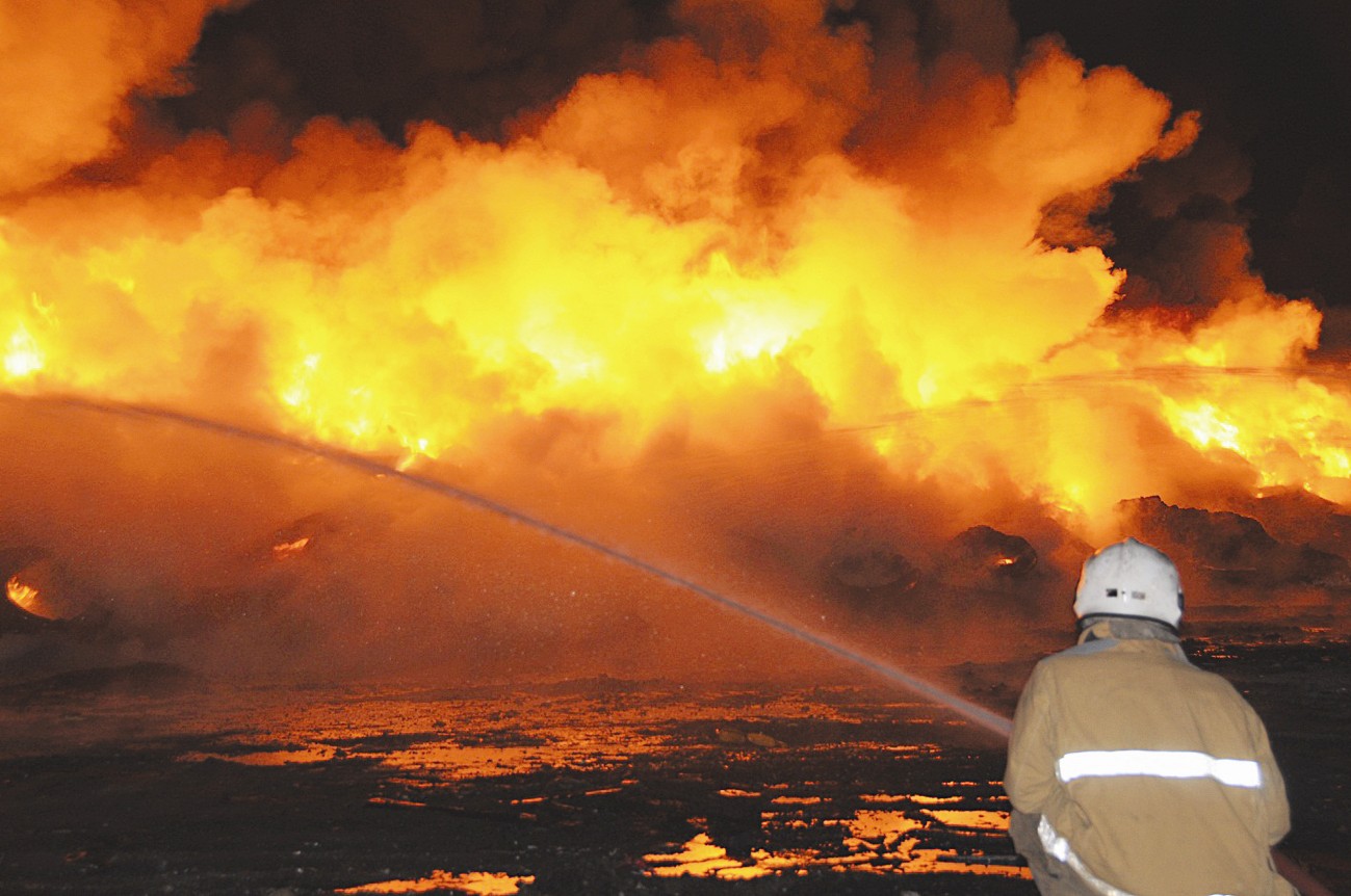 u0625u0637u0641u0627u0626u064a u064au0635u0627u0631u0639 u0643u062au0644 u0627u0644u0644u0647u0628 u0641u064a u0633u0643u0631u0627u0628 u0645u064au0646u0627u0621 u0639u0628u062fu0627u0644u0644u0647 u0623u0645u0633