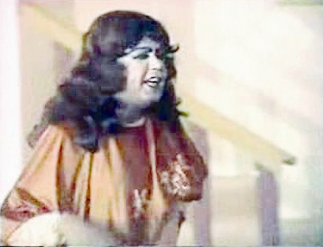 ... وبشخصية «أم صالح» في مسرحية «بيت بوصالح»