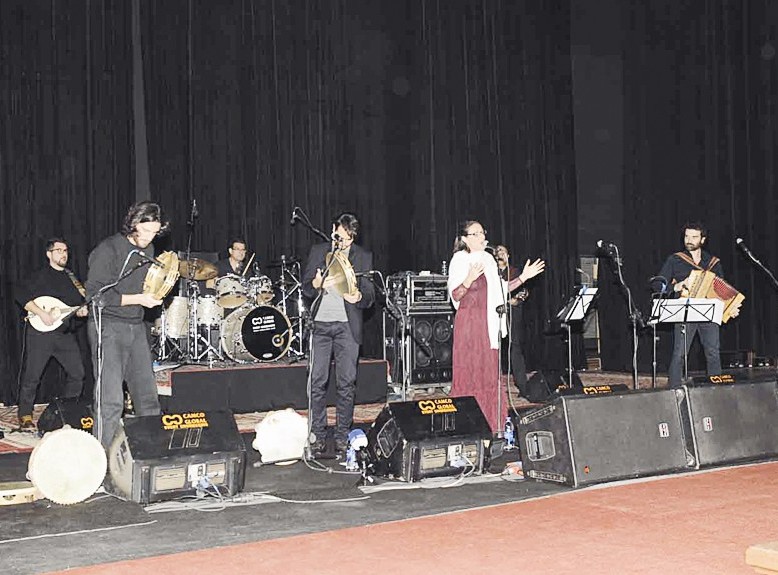 u062cu0627u0646u0628 u0645u0646 u0627u0644u0623u0645u0633u064au0629 u0627u0644u0645u0648u0633u064au0642u064au0629  (u062au0635u0648u064au0631 u062cu0644u0627u0644 u0645u0639u0648u0651u0636)