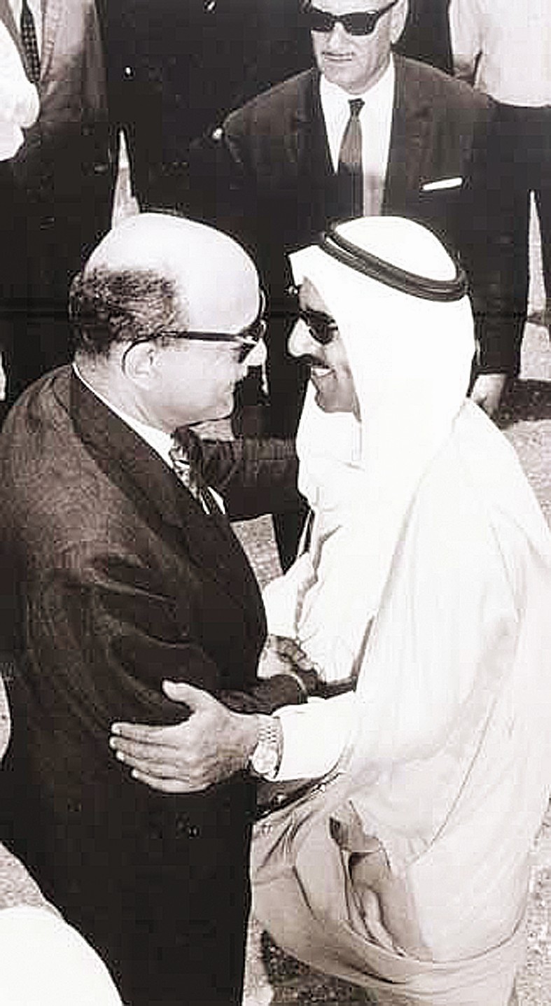 ... ومع محمود رياض في صورة تعود الى العام 1967