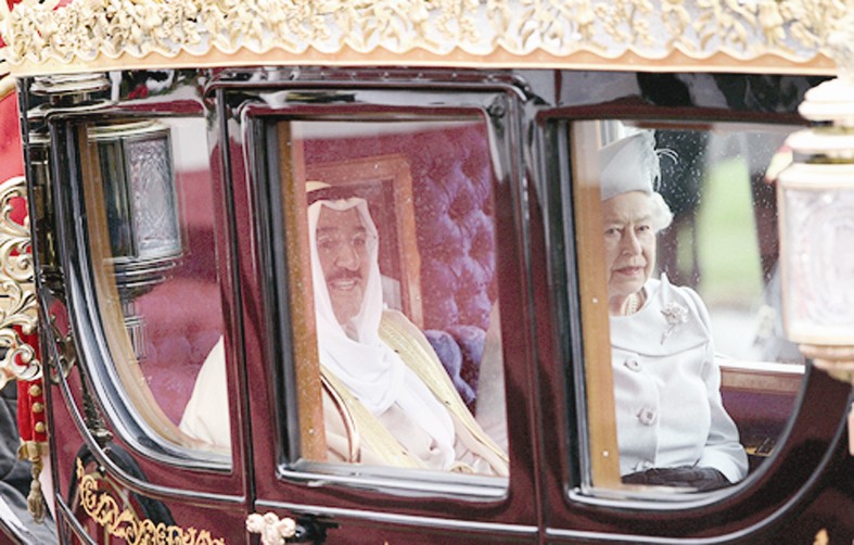 سمو الأمير والملكة اليزابيت