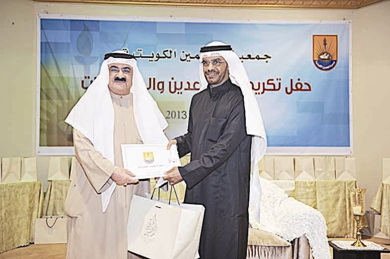 ... وقيادي آخر