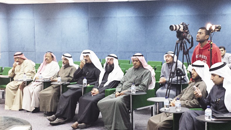 u062cu0627u0646u0628 u0645u0646 u0627u0644u062du0636u0648u0631