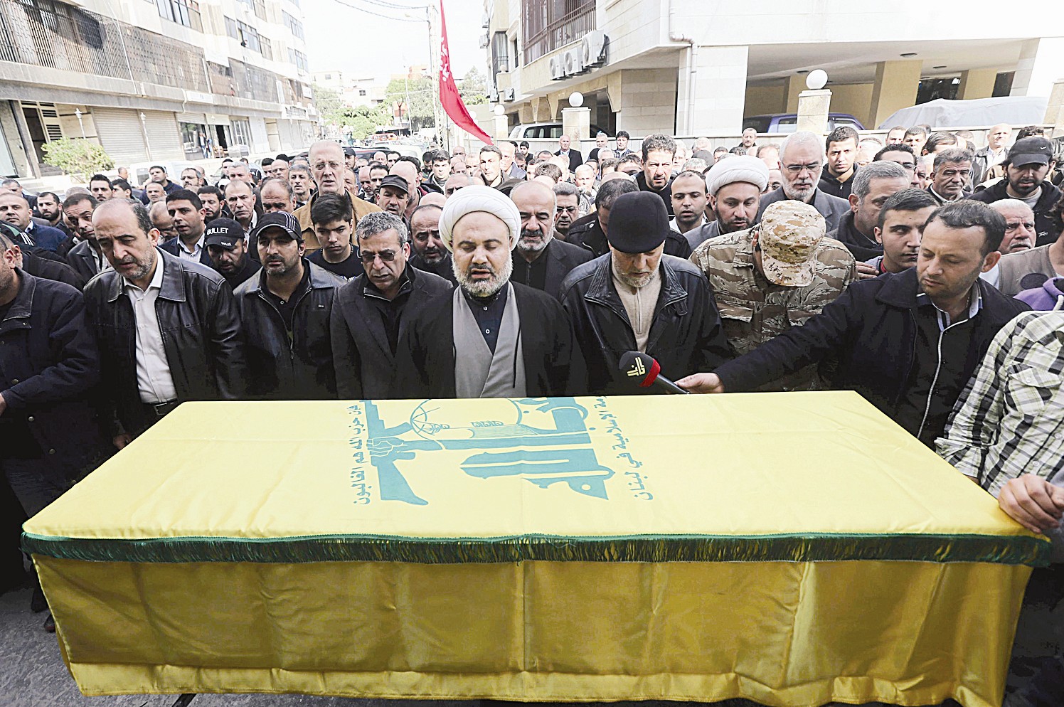 u0642u064au0627u062fu064au0648u0646 u0641u064a u00abu062du0632u0628 u0627u0644u0644u0647u00bb u0648u00abu062du0631u0643u0629 u0623u0645u0644u00bb u0648u0645u0648u0627u0637u0646u0648u0646 u064au0634u064au0639u0648u0646 u0639u062fu0646u0627u0646 u0639u0648u0627u0644u064a u0627u0644u0630u064a u0633u0642u0637 u0641u064a u0627u0646u0641u062cu0627u0631 u062du0627u0631u0629 u062du0631u064au0643 (u0631u0648u064au062au0631u0632)