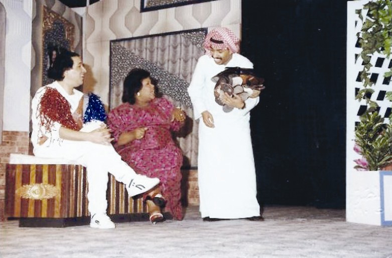 في مسرحية صادوه مع الفنان عبدالله الحبيل وسعيد صالح