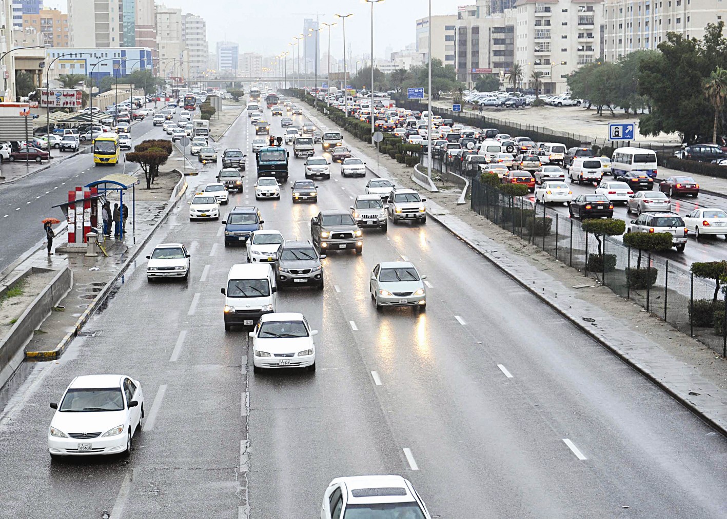 الطرق مزدحمة في احد الاتجاهين