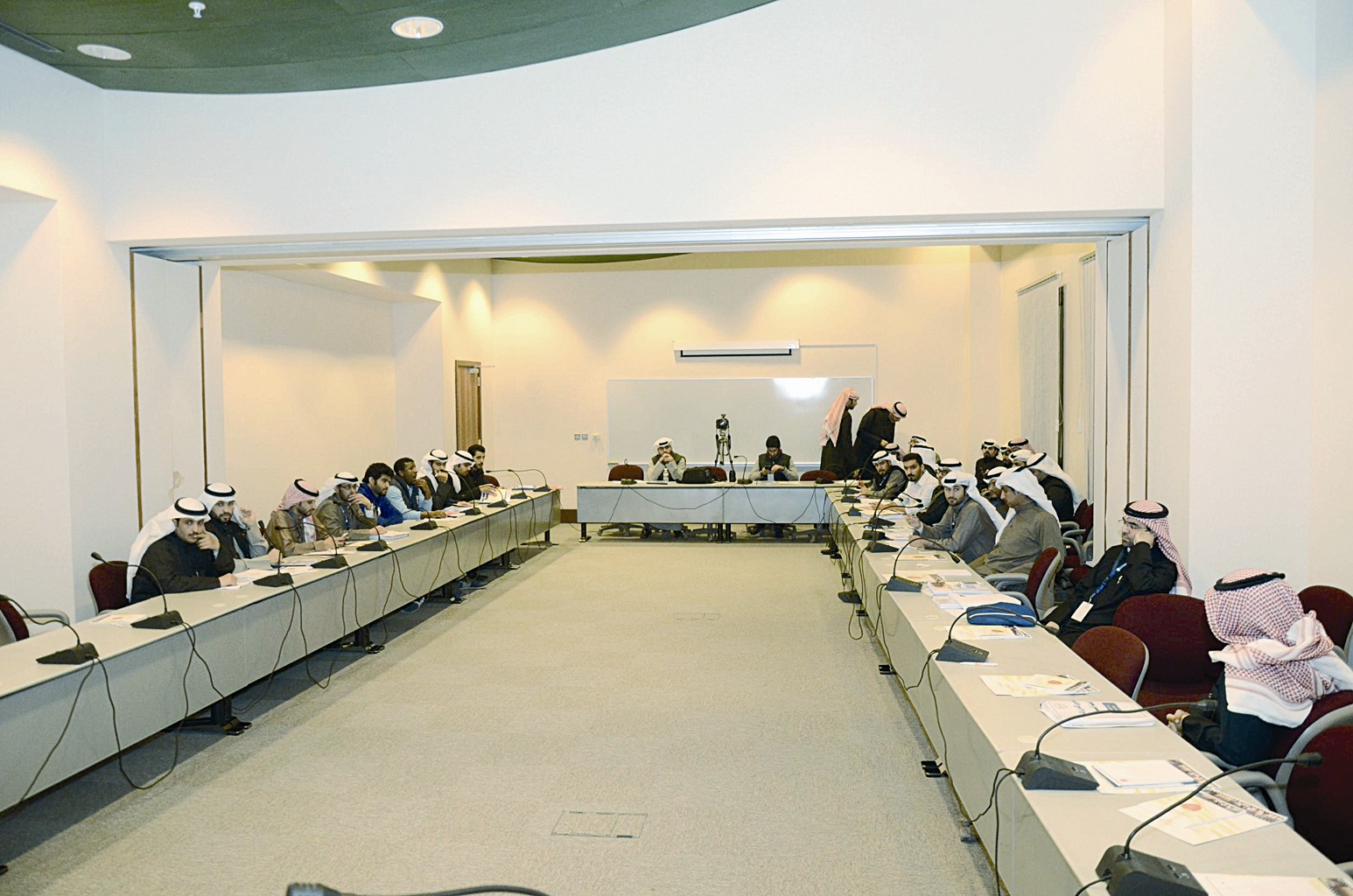 جانب من جلسات المؤتمر