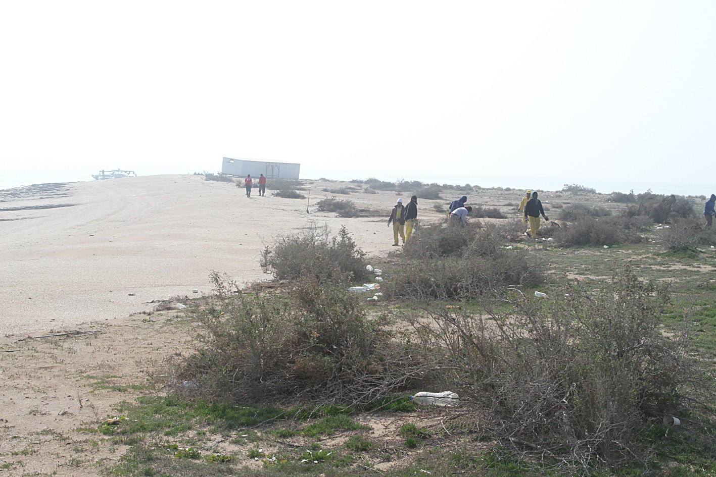 u0639u0645u0627u0644 u0627u0644u0628u0644u062fu064au0629 u064au0646u0638u0641u0648u0646 u0633u0627u062du0644 u0627u0644u062cu0632u064au0631u0629