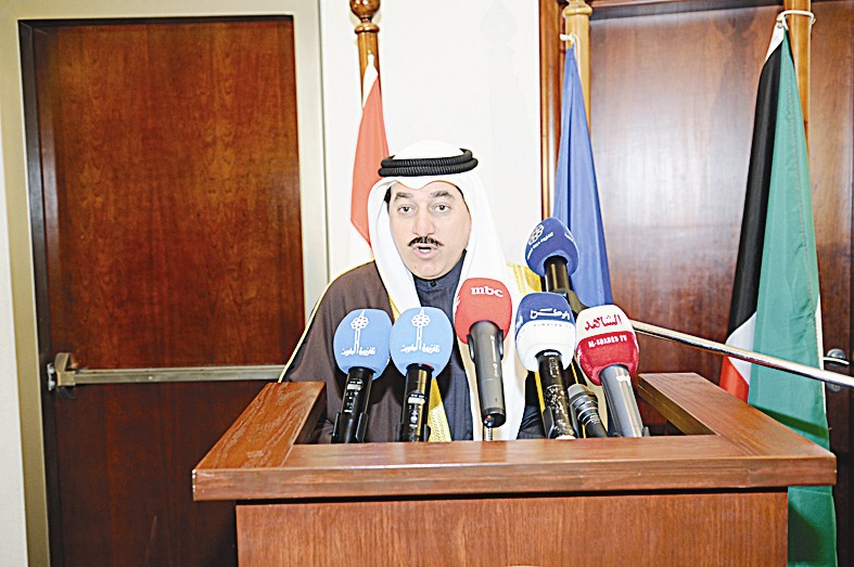 المباركي متحدثاً في افتتاح المنتدى (تصوير نور هنداوي)