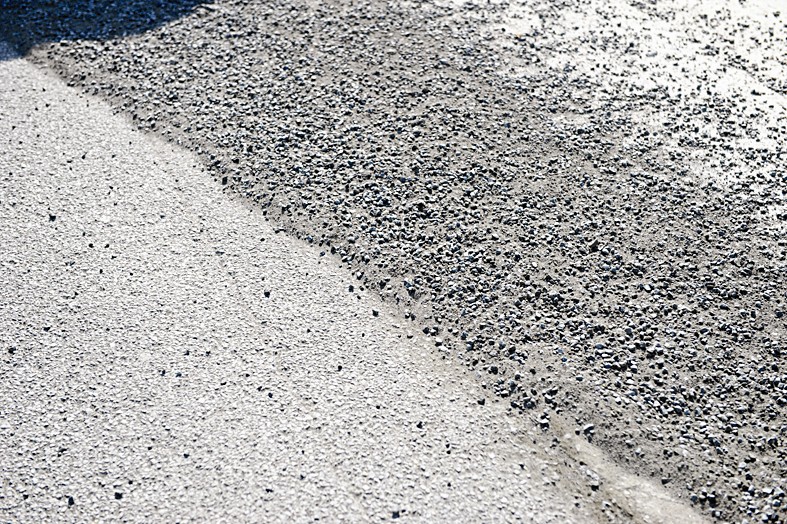 رداءة البيتومين واضحة للعيان