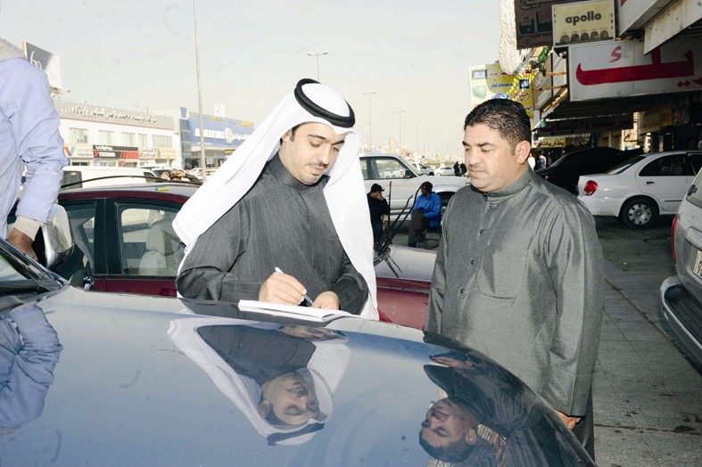 حسين اللطيف متحدثا للزميل محمد صباح