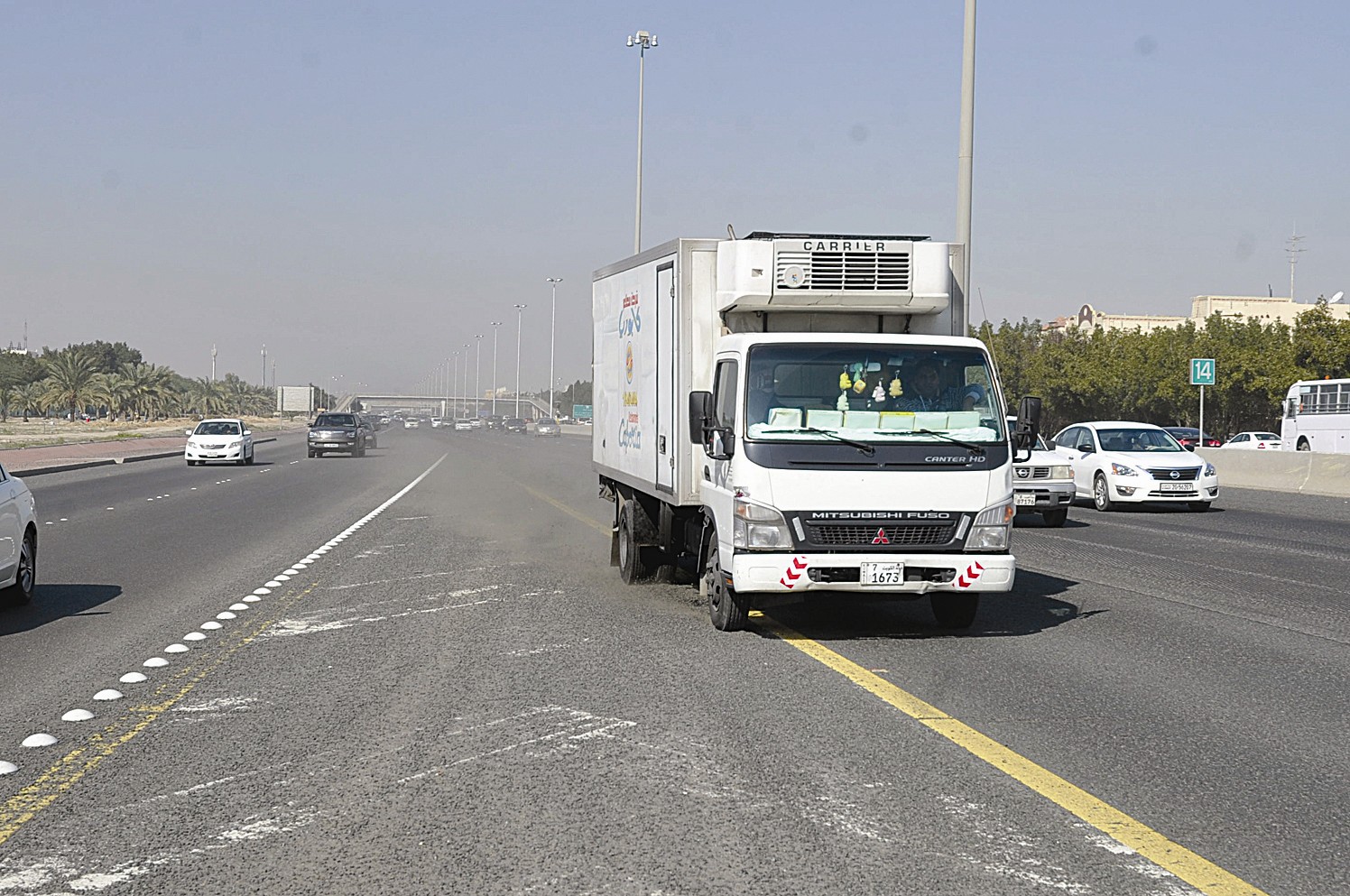 من يجرؤ على السير خلف هذه الشاحنة ؟