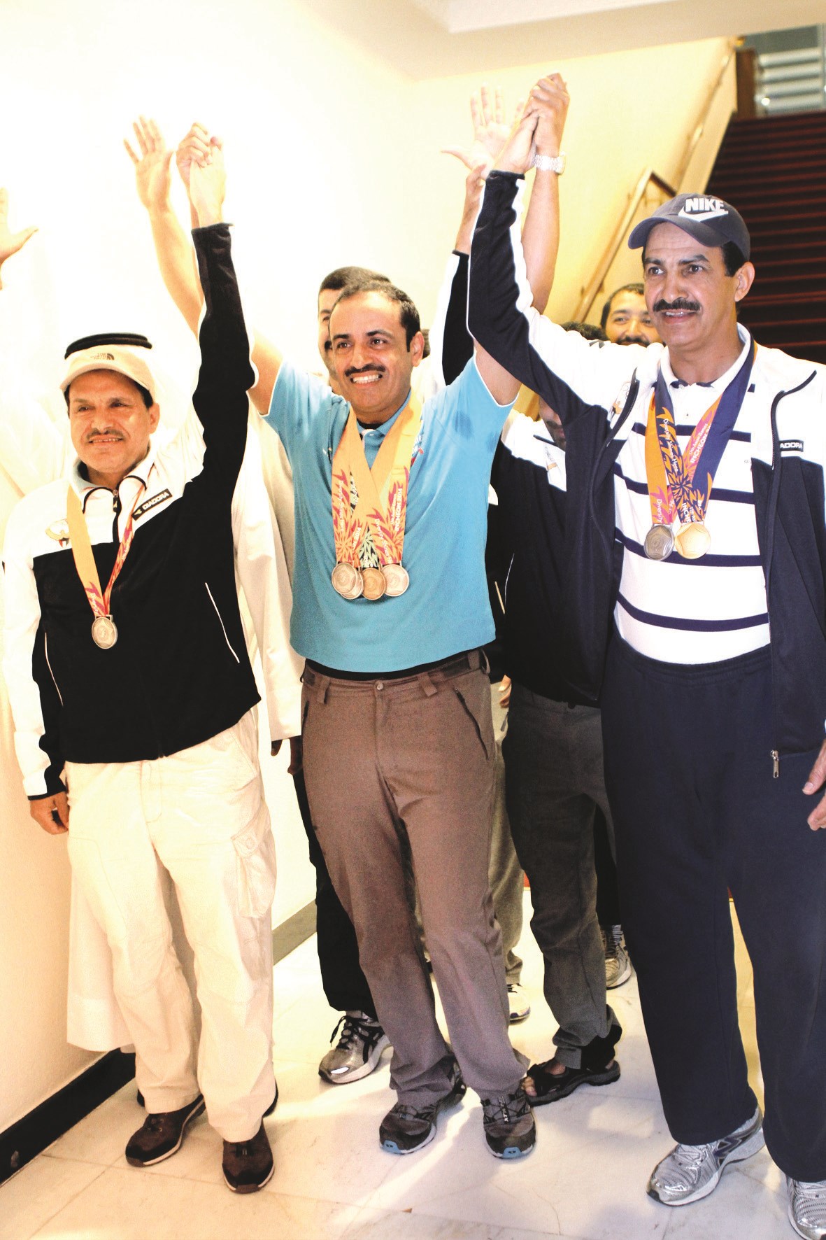 أبطال الرماية يحيون المستقبلين