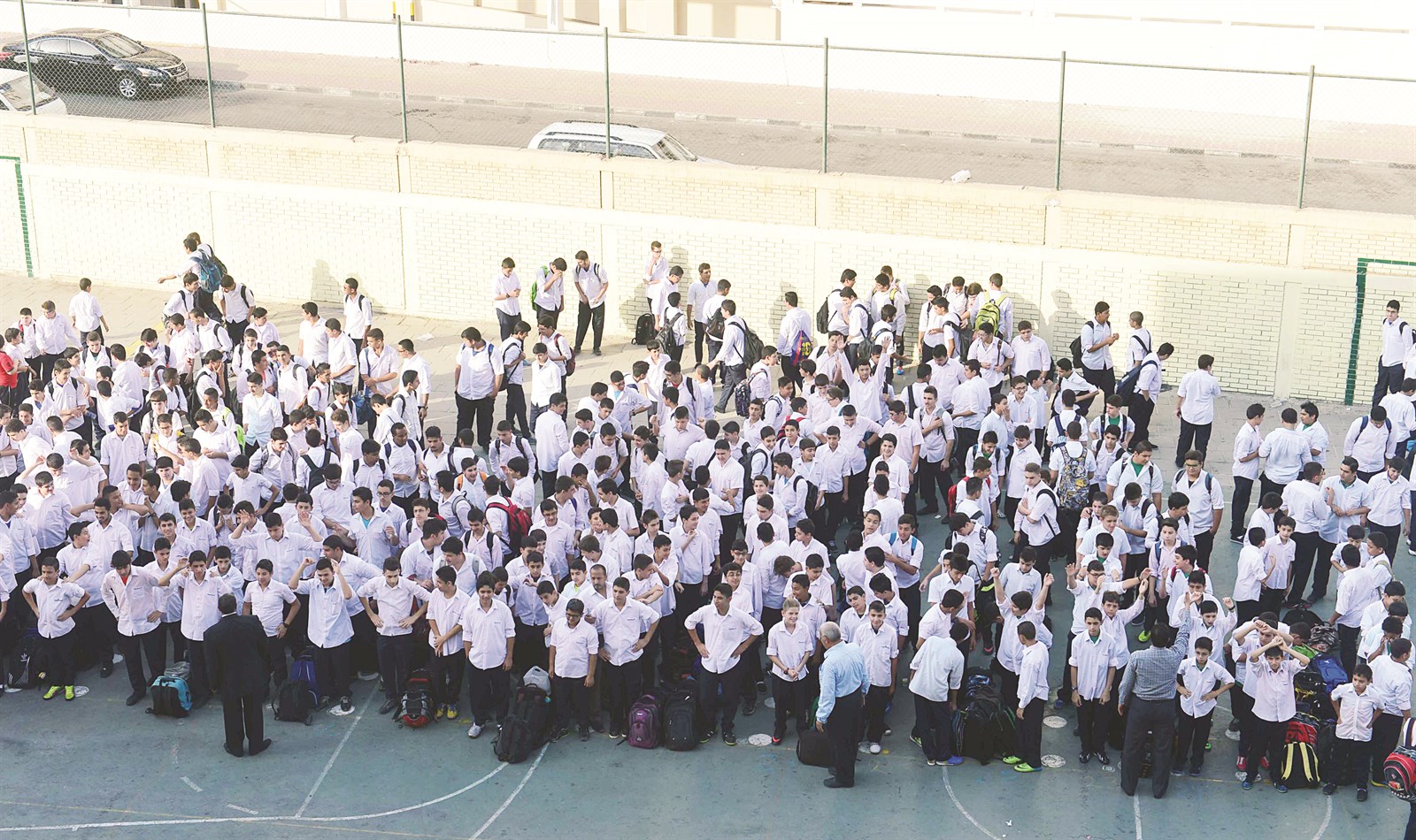 u0639u0627u062f u0627u0644u0637u0644u0627u0628 u0625u0644u0649 u0627u0644u0645u062fu0627u0631u0633 u0648u0627u0644u0627u062eu062au0646u0627u0642u0627u062a u0625u0644u0649 u0627u0644u0634u0648u0627u0631u0639     (u062au0635u0648u064au0631 u0645u0648u0633u0649 u0639u064au0627u0634)