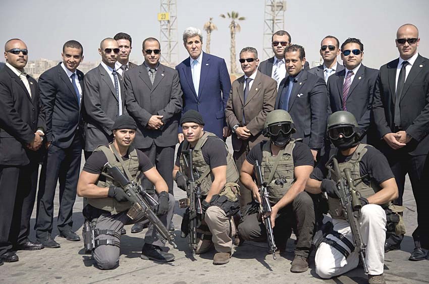 u0643u064au0631u064a u0645u062du0627u0637u0627 u0628u0639u0646u0627u0635u0631 u0623u0645u0646u064au0629 u0641u064a u0645u0637u0627u0631 u0627u0644u0642u0627u0647u0631u0629 u0627u0645u0633 ( u0627 u0641 u0628)