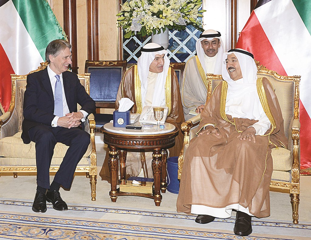 ... وفيليب هاموند