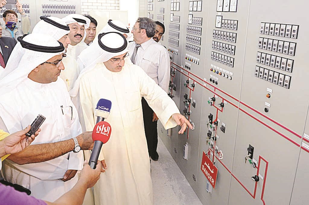 استعراض لجانب من مكونات المحطة  (تصوير زكريا عطية)