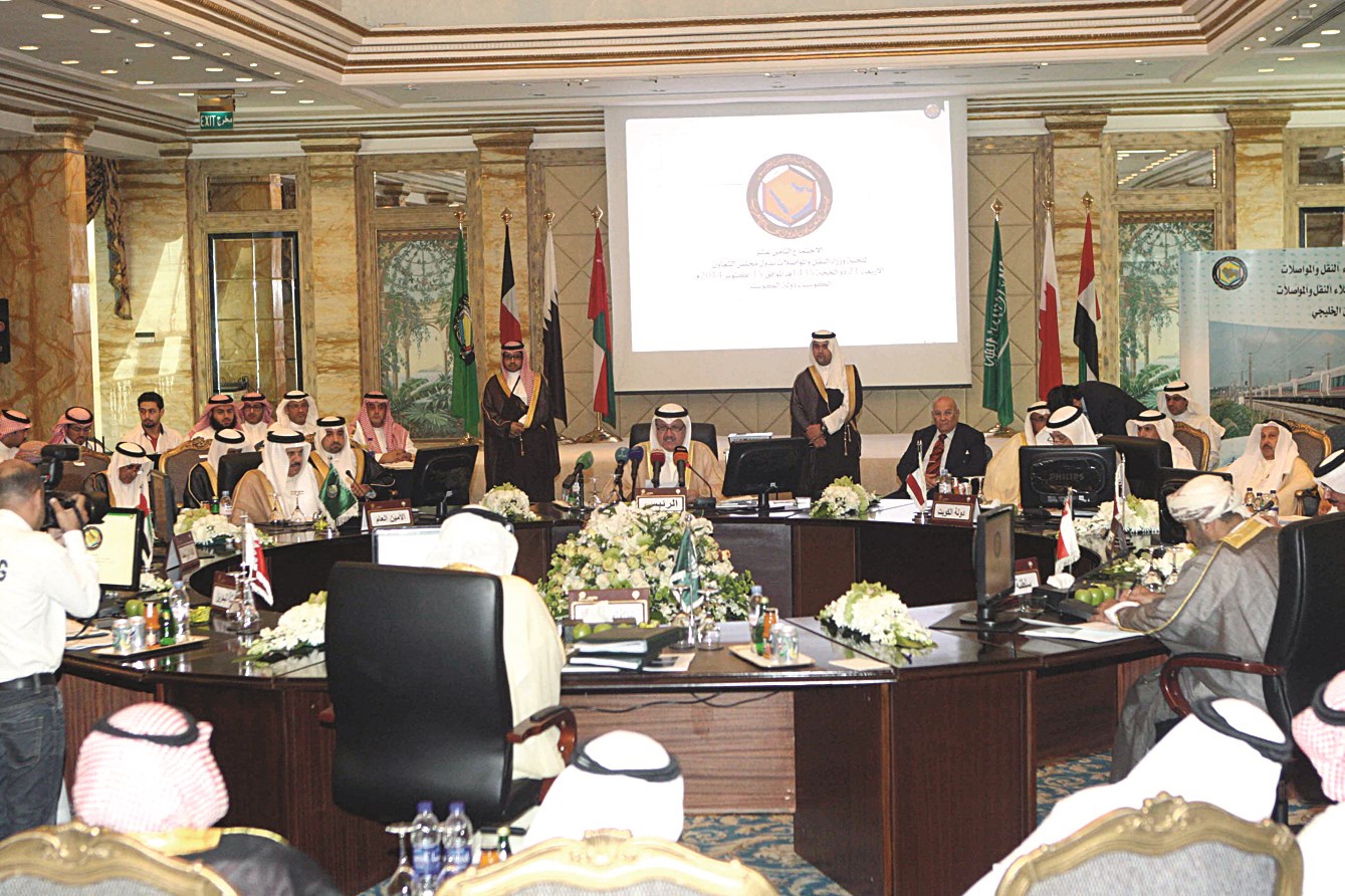 المشاركون في الاجتماع (تصوير جلال معوض)