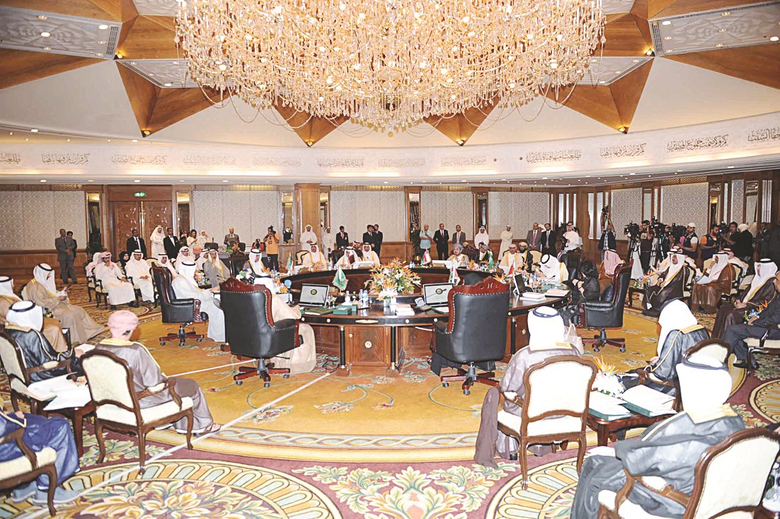 الحمود والوزراء الخليجيون في الاجتماع