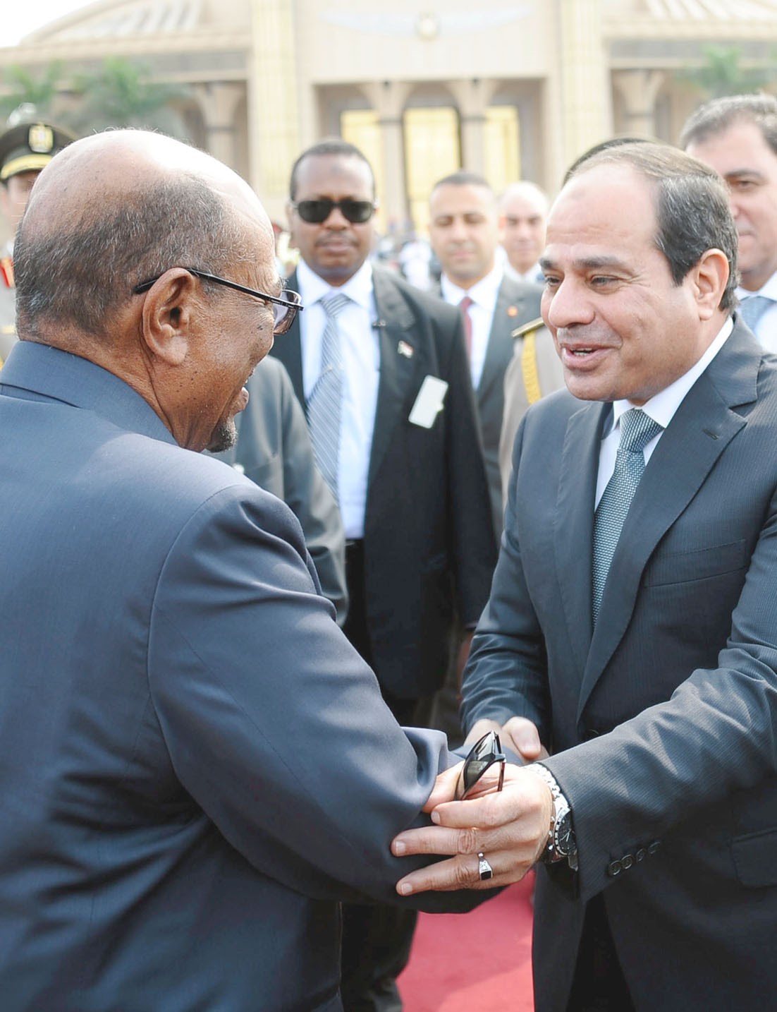 u0627u0644u0633u064au0633u064a u0645u0635u0627u0641u062du0627 u0627u0644u0628u0634u064au0631 u0644u062fu0649 u0627u062eu062au062au0627u0645 u0632u064au0627u0631u0629 u0627u0644u0631u0626u064au0633 u0627u0644u0633u0648u062fu0627u0646u064a u0625u0644u0649 u0627u0644u0642u0627u0647u0631u0629 u0627u0645u0633   ( u0627 u0628)