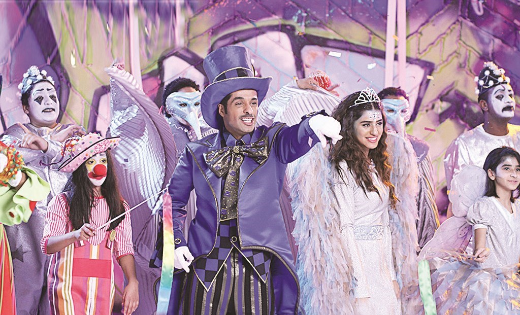 ... و مشهد من «القبعة الزرقاء»