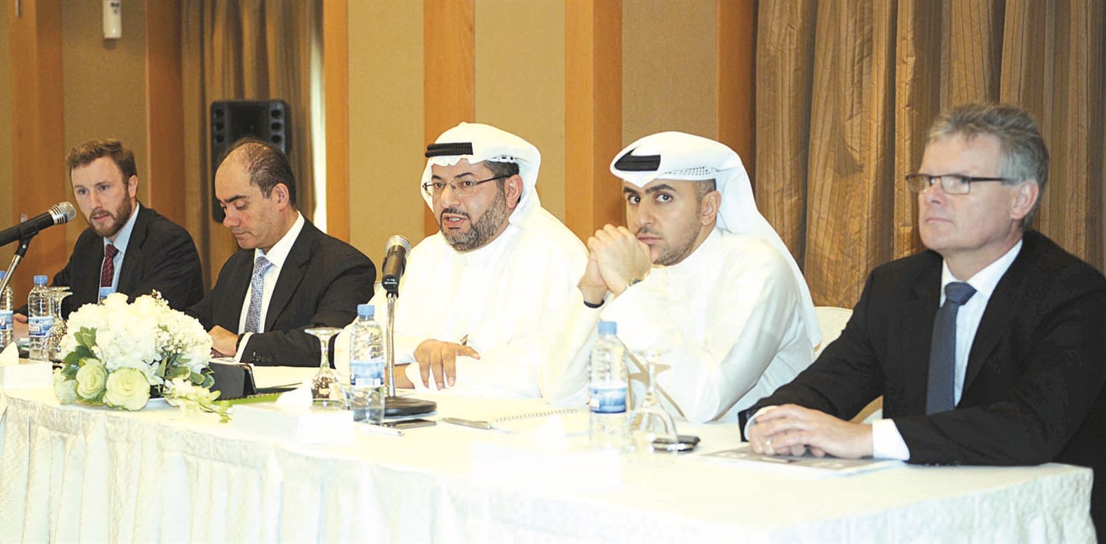 u0627u0644u0645u062au062du062fu062bu0648u0646 u0641u064a u0646u062fu0648u0629 u0627u0644u0645u0634u0631u0648u0639u0627u062a u0627u0644u062au0646u0645u0648u064au0629 (u062au0635u0648u064au0631 u0637u0627u0631u0642 u0639u0632u0627u0644u062fu064au0646)