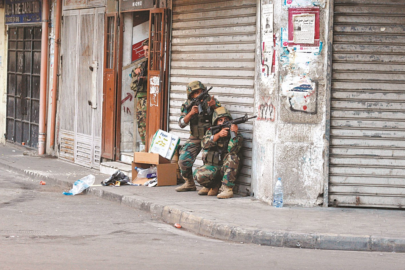 u062cu0646u062fu064au0627u0646 u0644u0628u0646u0627u0646u064au0627u0646 u062eu0644u0627u0644 u0627u0644u0645u0648u0627u062cu0647u0627u062a u0641u064a u0637u0631u0627u0628u0644u0633 u0623u0645u0633        (u0631u0648u064au062au0631u0632)