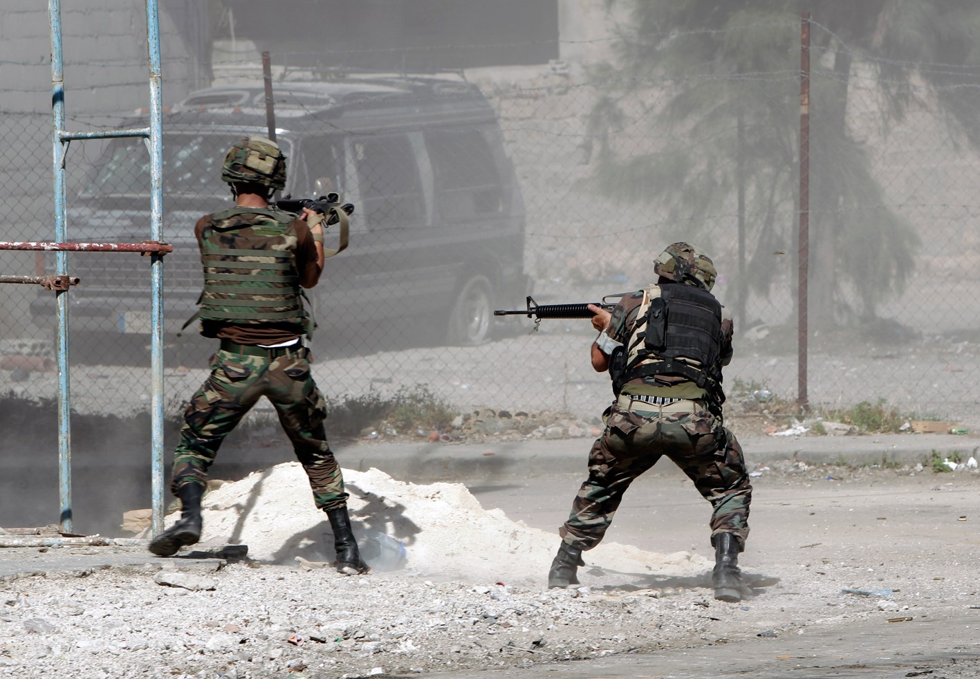 u062cu0646u062fu064au0627u0646 u0644u0628u0646u0627u0646u064au0627u0646 u064au0637u0644u0642u0627u0646 u0627u0644u0646u0627u0631 u062eu0644u0627u0644 u0627u0644u0645u0648u0627u062cu0647u0627u062a u0641u064a u0637u0631u0627u0628u0644u0633 u0623u0645u0633 (u0627 u0628)