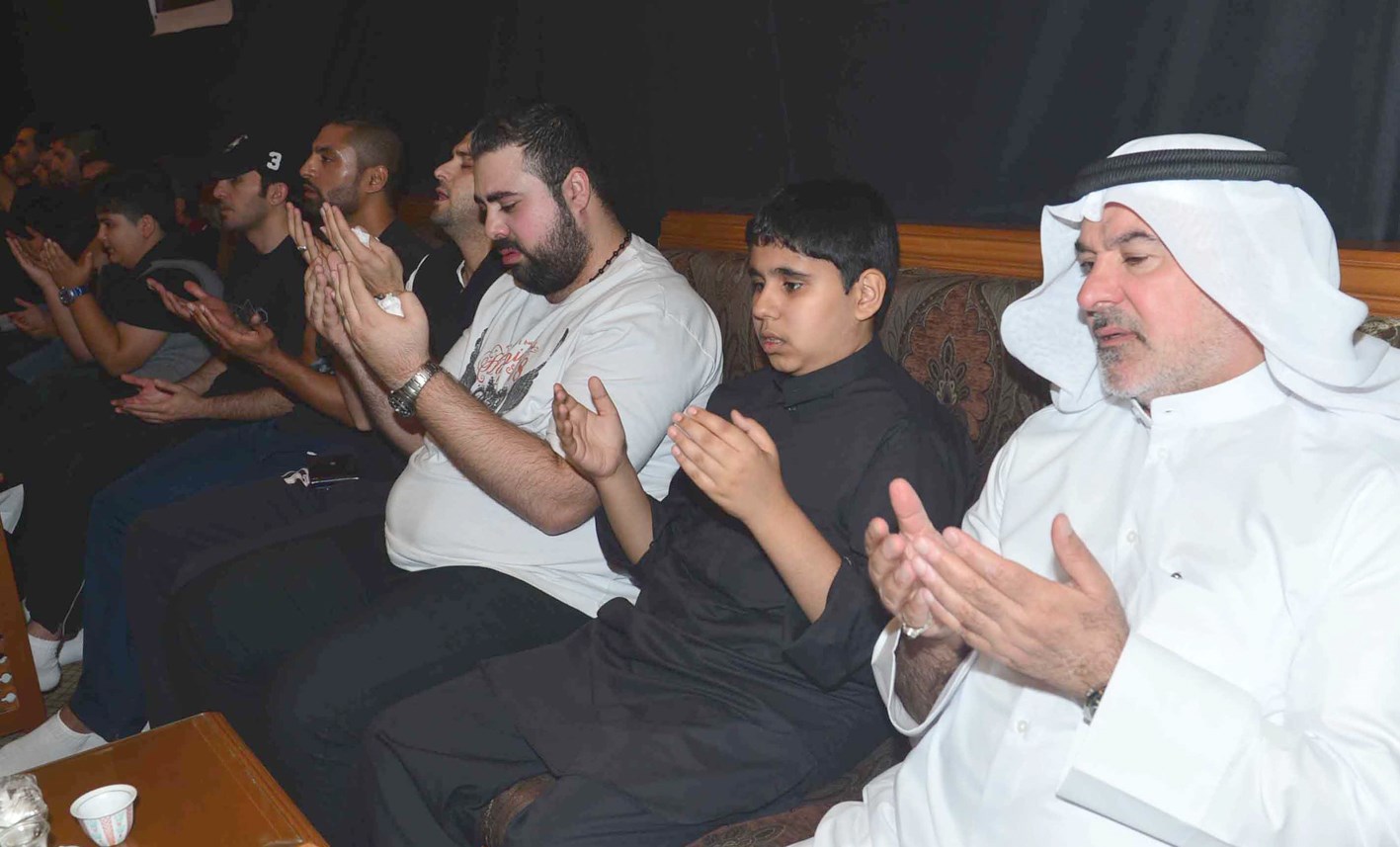 صالح عاشور بين الحضور