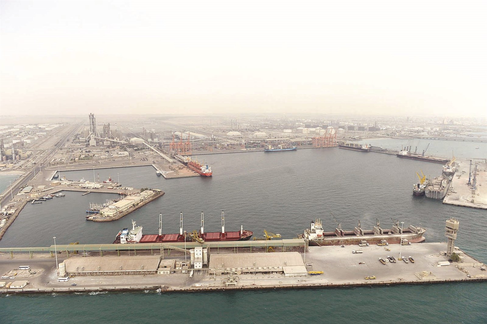 u0627u0644u0643u0648u064au062a u062au0631u064au062f u0627u0644u0633u064au0627u062fu0629 u0627u0644u0643u0627u0645u0644u0629 u0639u0644u0649 u0645u0631u0627u0641u0626 u0627u0644u062au0635u062fu064au0631 (u062au0635u0648u064au0631 u0623u0633u0639u062f u0639u0628u062fu0627u0644u0644u0647)