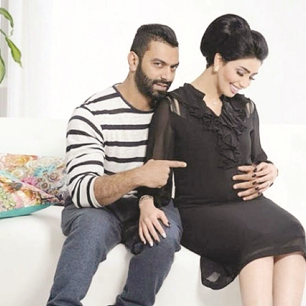 u0647u0646u0627u062fu064a u0645u0639 u0632u0648u062cu0647u0627 u0645u062du0645u062f