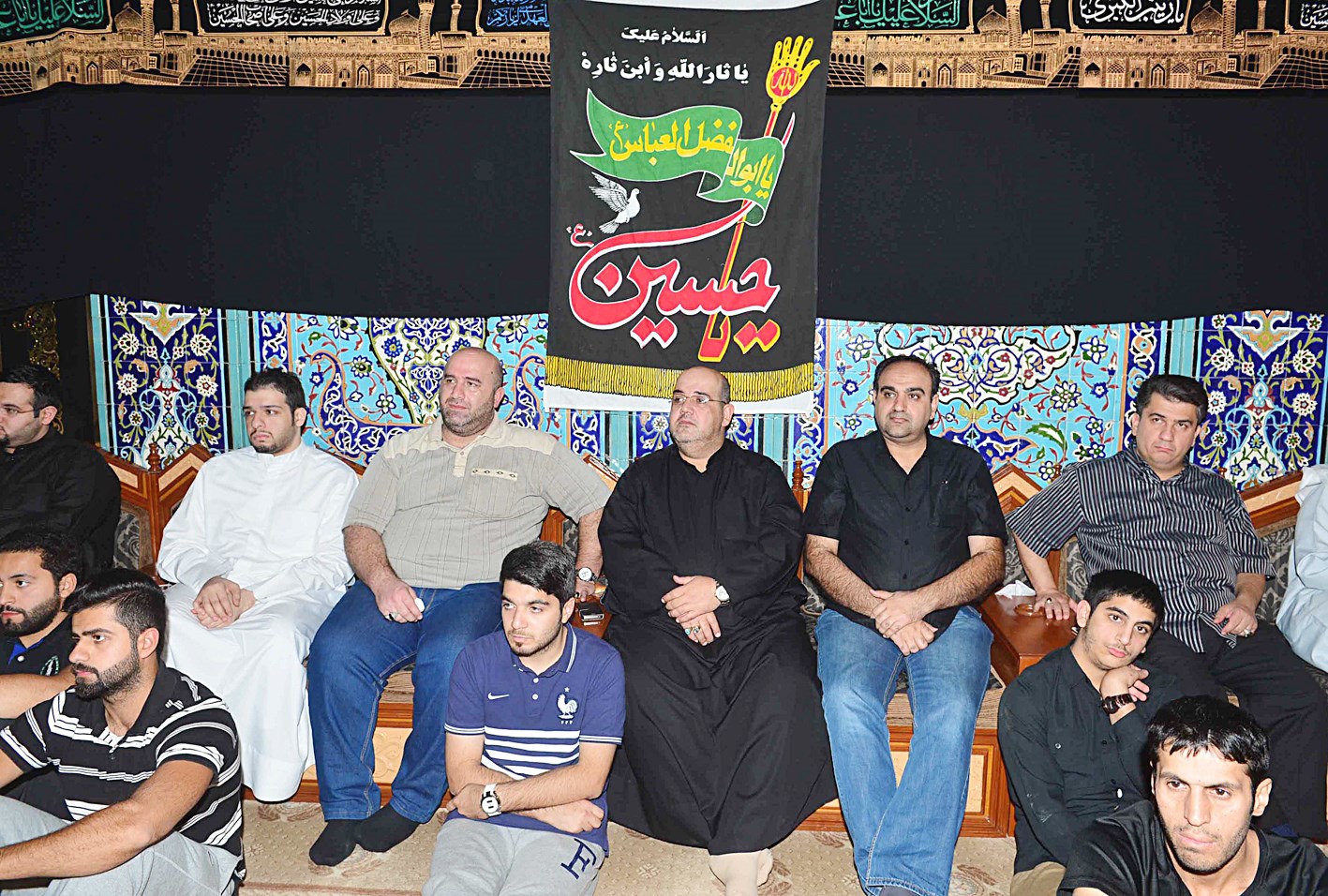 جانب من الحضور في حسينية الهزيم