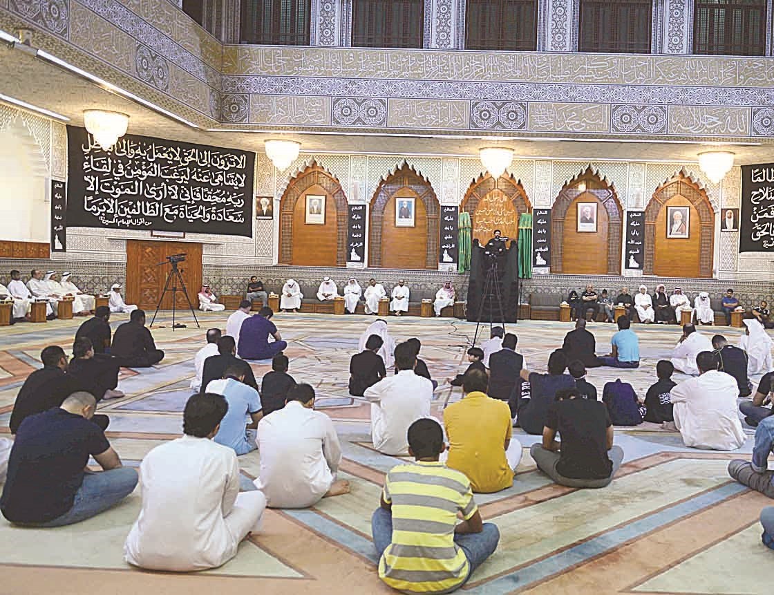 حضور حسينية الصادق (تصوير موسى عياش)