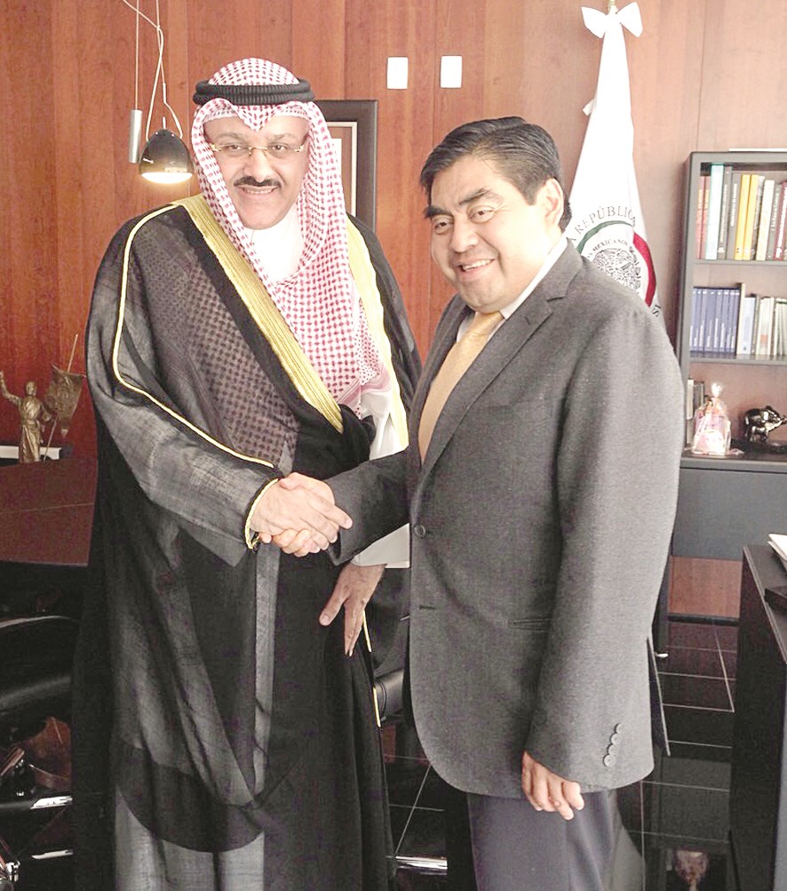 u0627u0644u0633u0641u064au0631 u062du064au0627u062a u0645u0635u0627u0641u062du0627u064b u0627u0644u0645u0633u0624u0648u0644 u0627u0644u0645u0643u0633u064au0643u064a