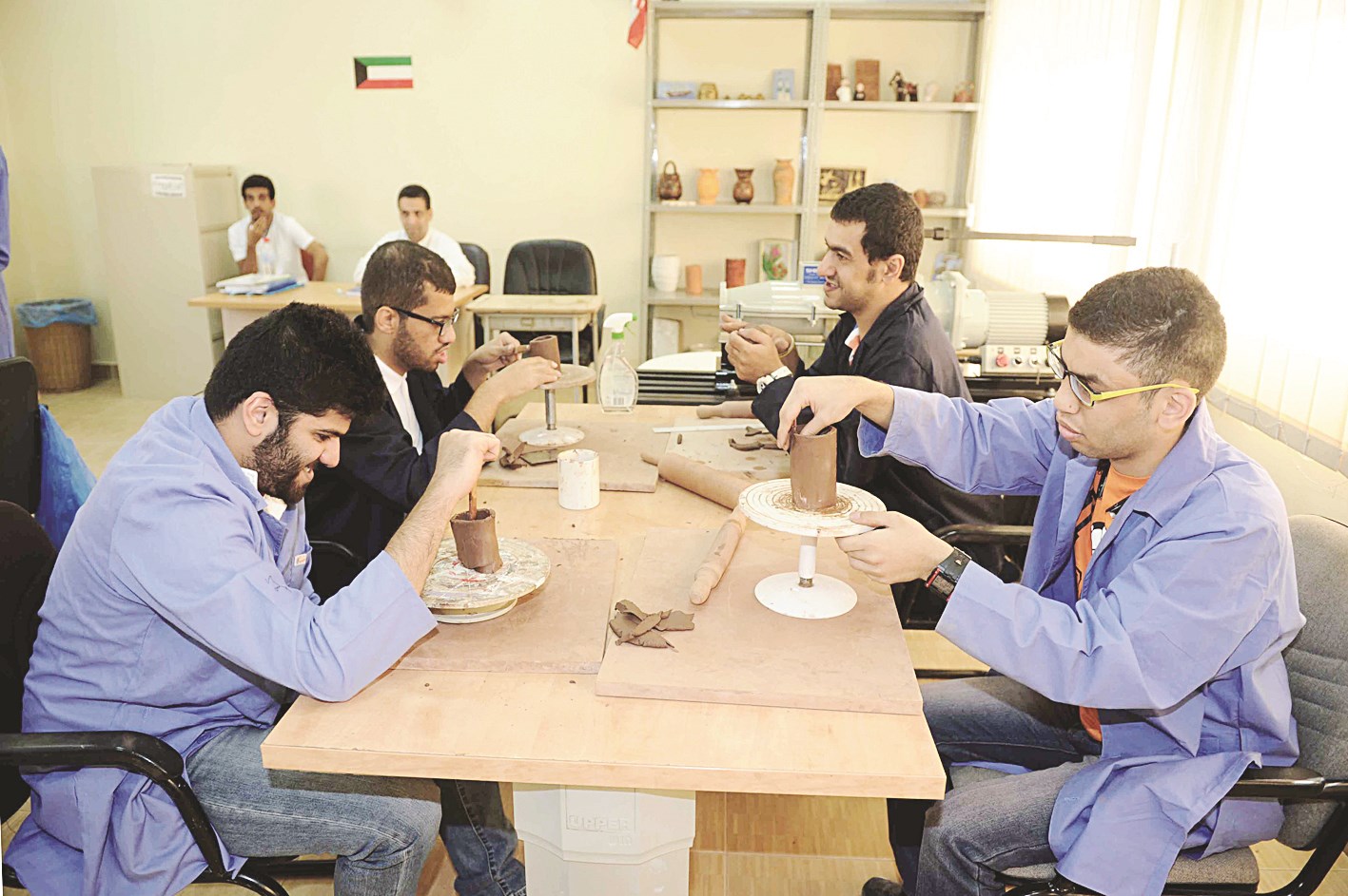 عدد من المستفيدين من برامج التأهيل خلال ورشة عمل