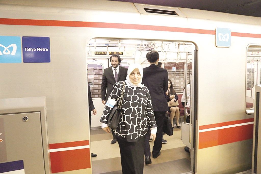 الصبيح خلال جولتها في مترو طوكيو