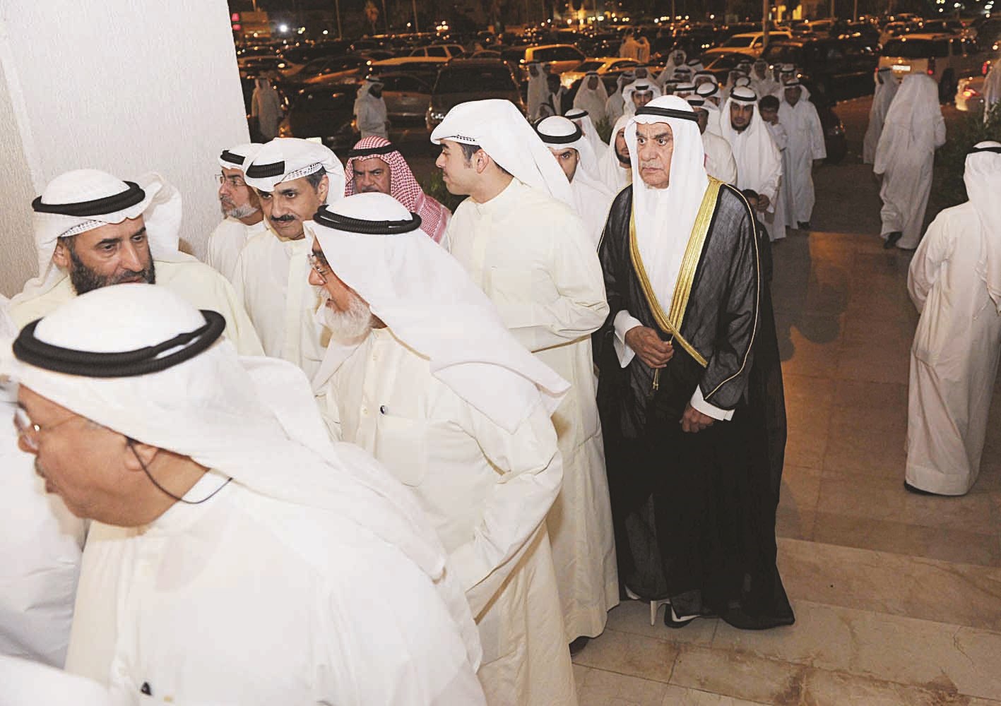 السعدون في طابور المهنّئين