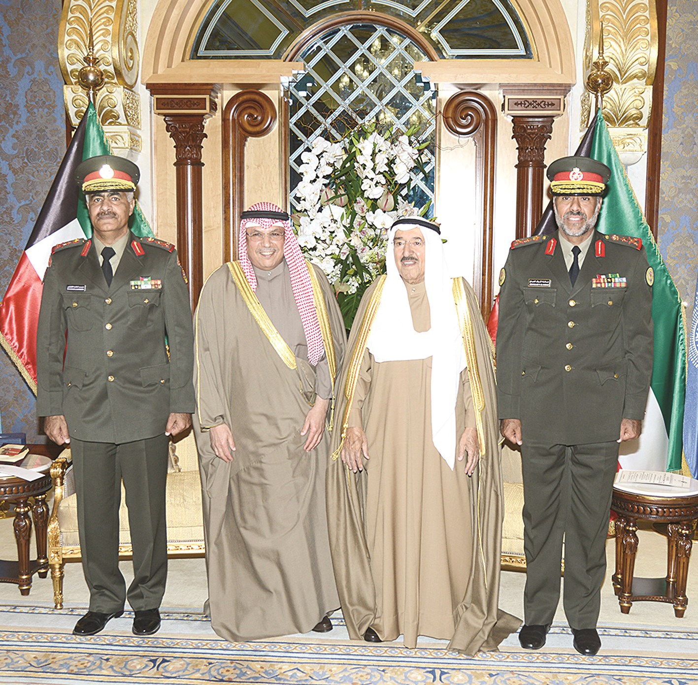 سمو الأمير متوسطاً الجراح والخضر وعبدالله النواف