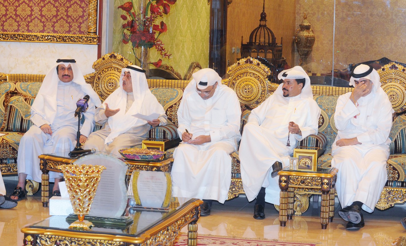 المتحدثون في الندوة (تصوير زكريا عطية)