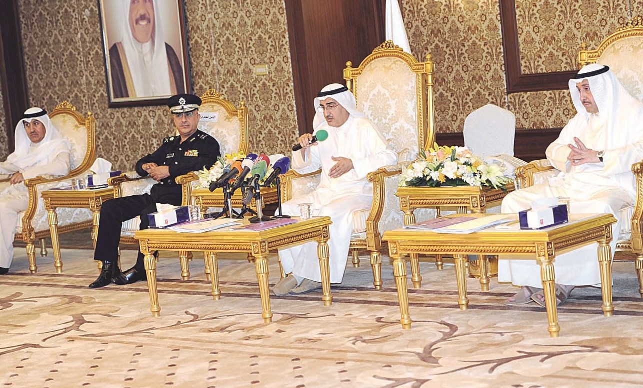 u0627u0644u0625u0628u0631u0627u0647u064au0645 u0645u062au062du062fu062bu0627u064b u0641u064a u062fu064au0648u0627u0646 u0645u062du0627u0641u0638u0629 u0627u0644u0641u0631u0648u0627u0646u064au0629   (u062au0635u0648u064au0631 u062cu0644u0627u0644 u0645u0639u0648u0636)