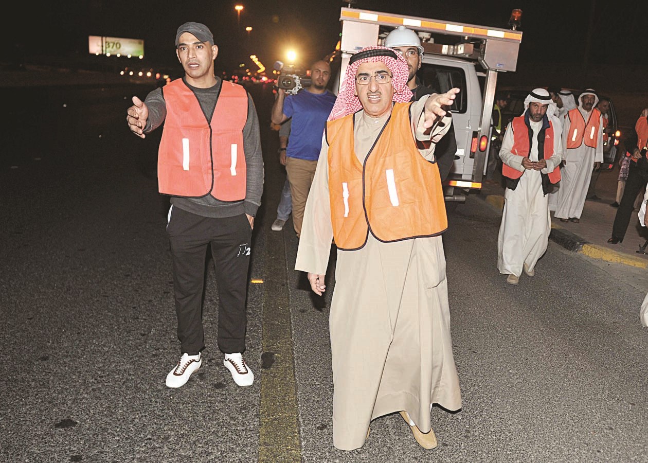 وزير الأشغال خلال الجولة